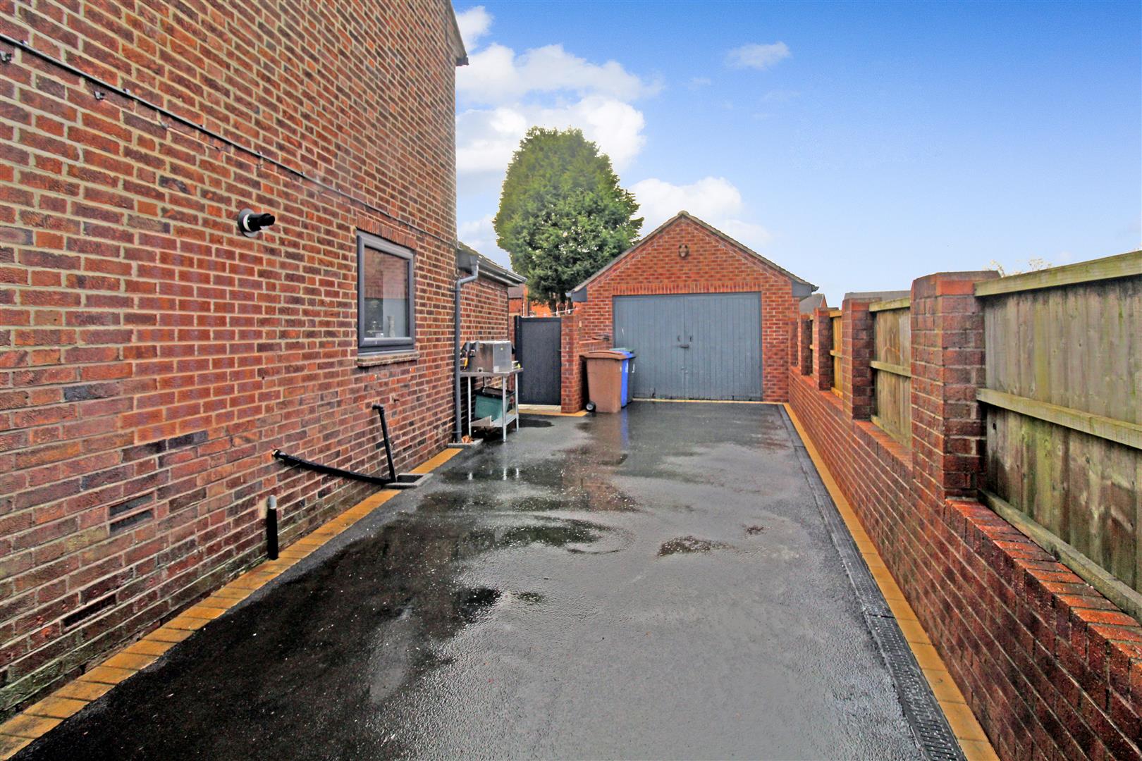 Baddeley Green Lane, Baddeley Green, Stoke-On-Trent